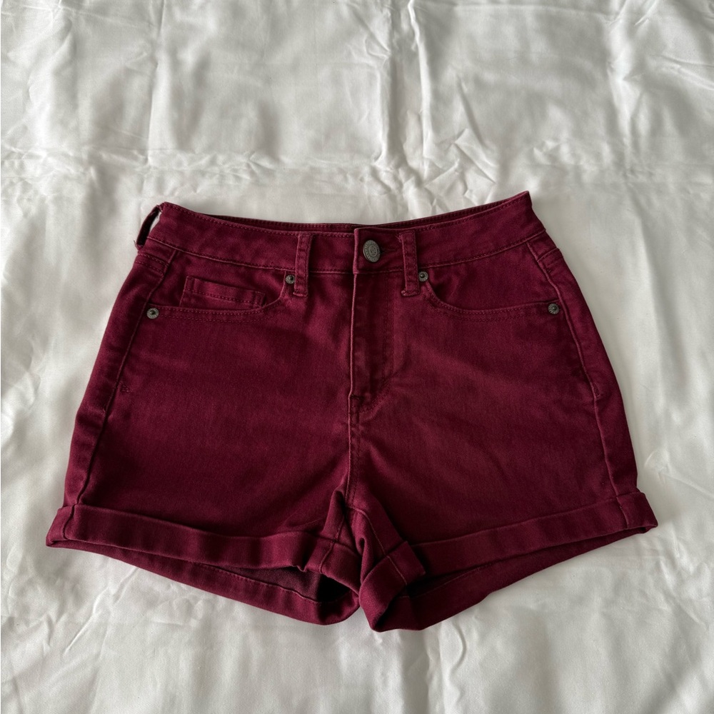 Maroon Solid High Waisted Shorts